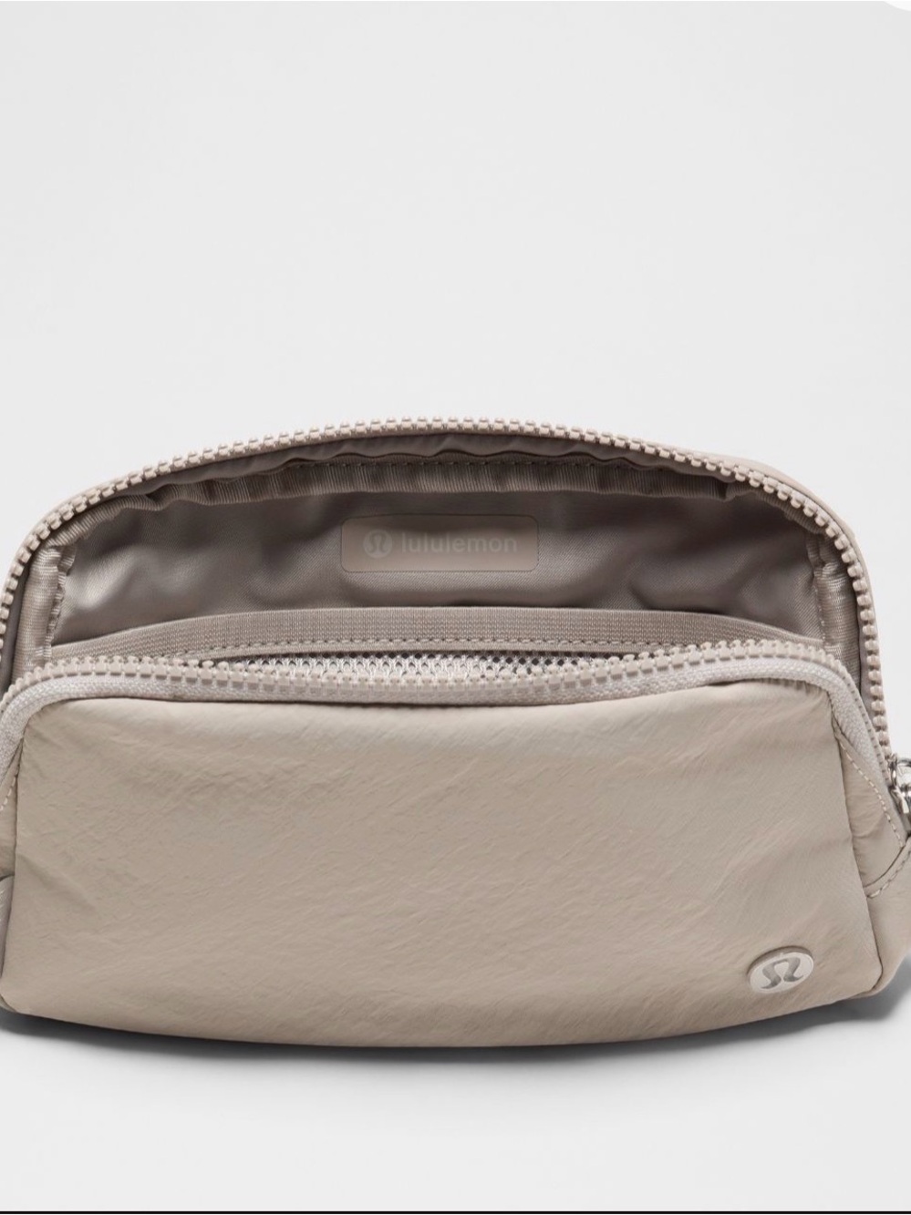 EU.C Unisex Lululemon Everywhere Bag 1L Downtown Tan/Silver - Picture 5 of 7